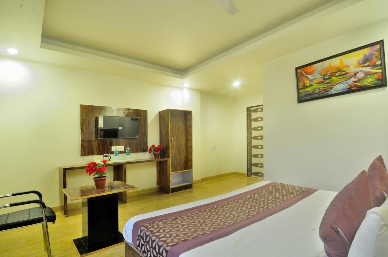 Hotel Noida Delight المظهر الخارجي الصورة