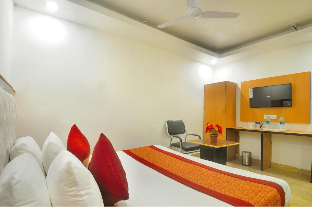 Hotel Noida Delight المظهر الخارجي الصورة