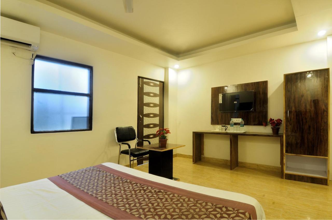 Hotel Noida Delight المظهر الخارجي الصورة